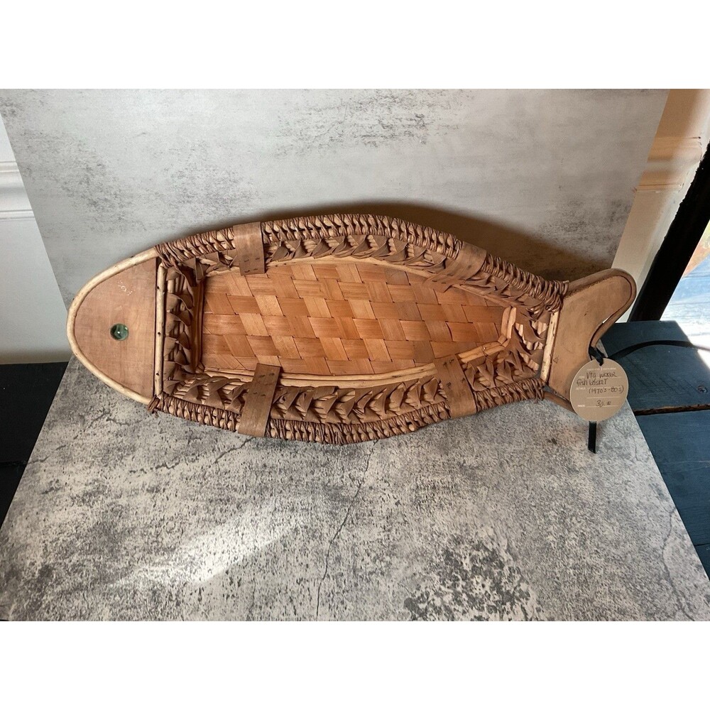 Vtg Large Handwoven Fish Shaped Basket Bread Gathering Centerpiece Religious